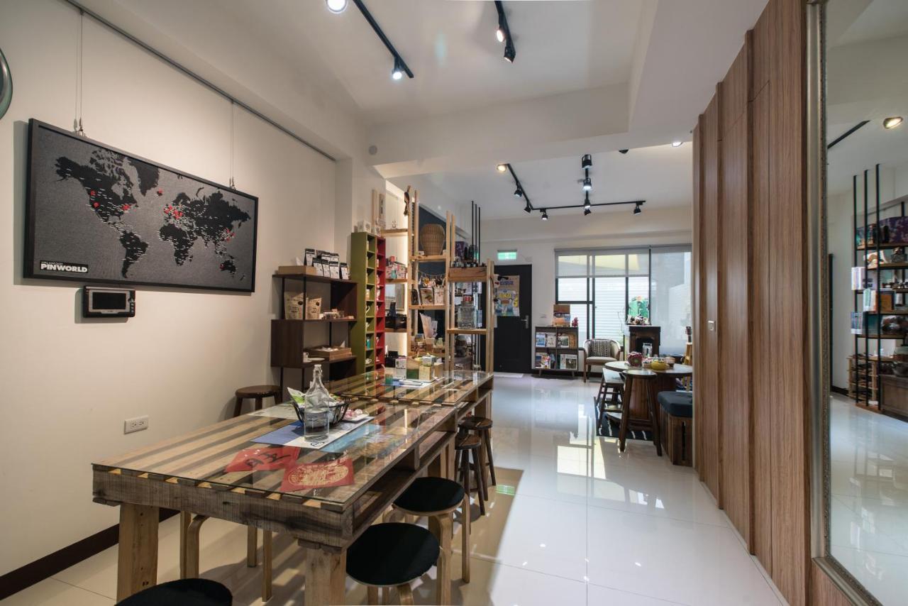 黑琵軼棧湖濱旅宿 K&B Happy Hostel Tainan Luaran gambar