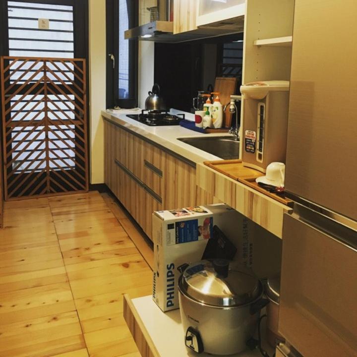 黑琵軼棧湖濱旅宿 K&B Happy Hostel Tainan Luaran gambar