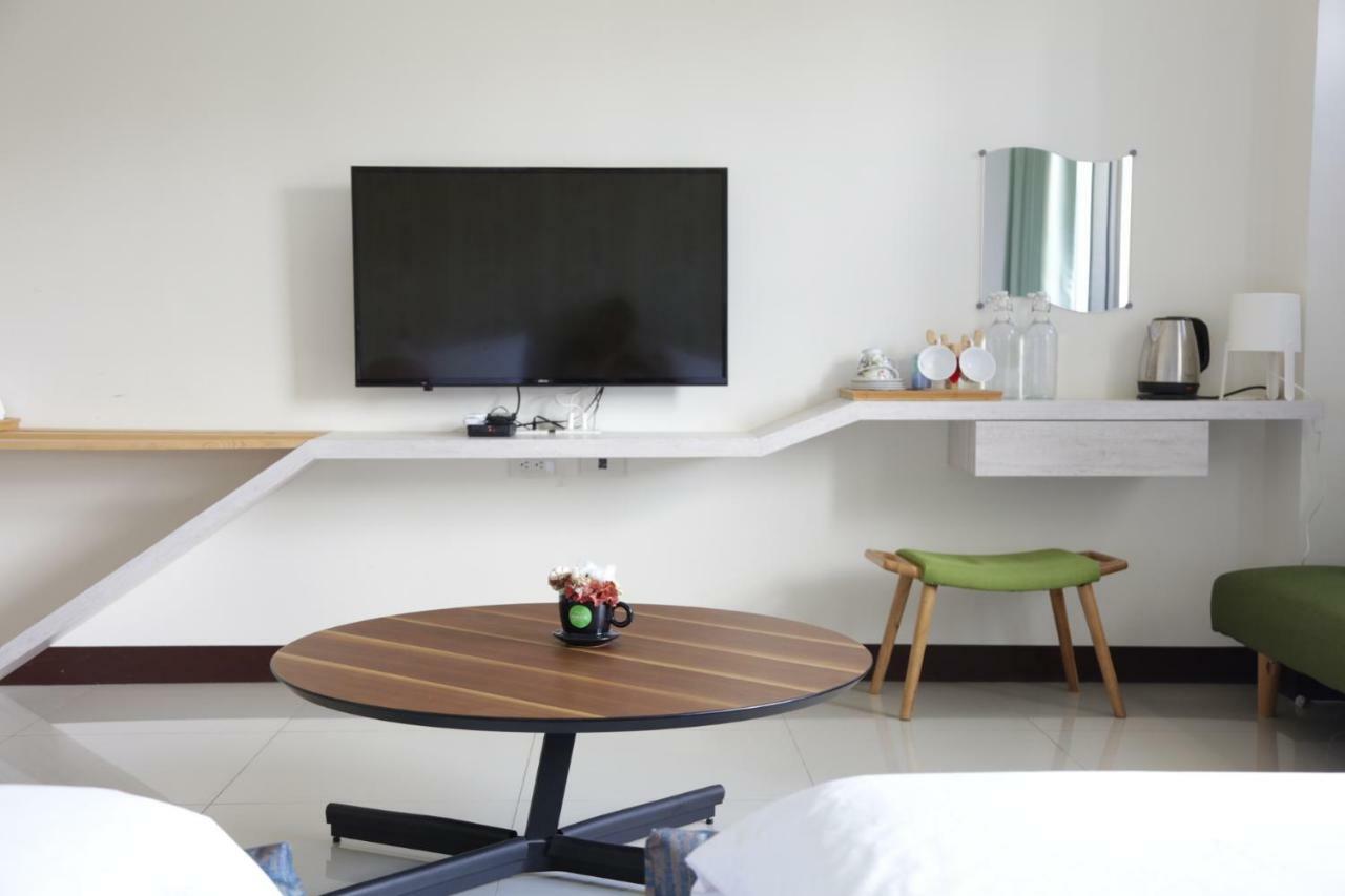 黑琵軼棧湖濱旅宿 K&B Happy Hostel Tainan Luaran gambar